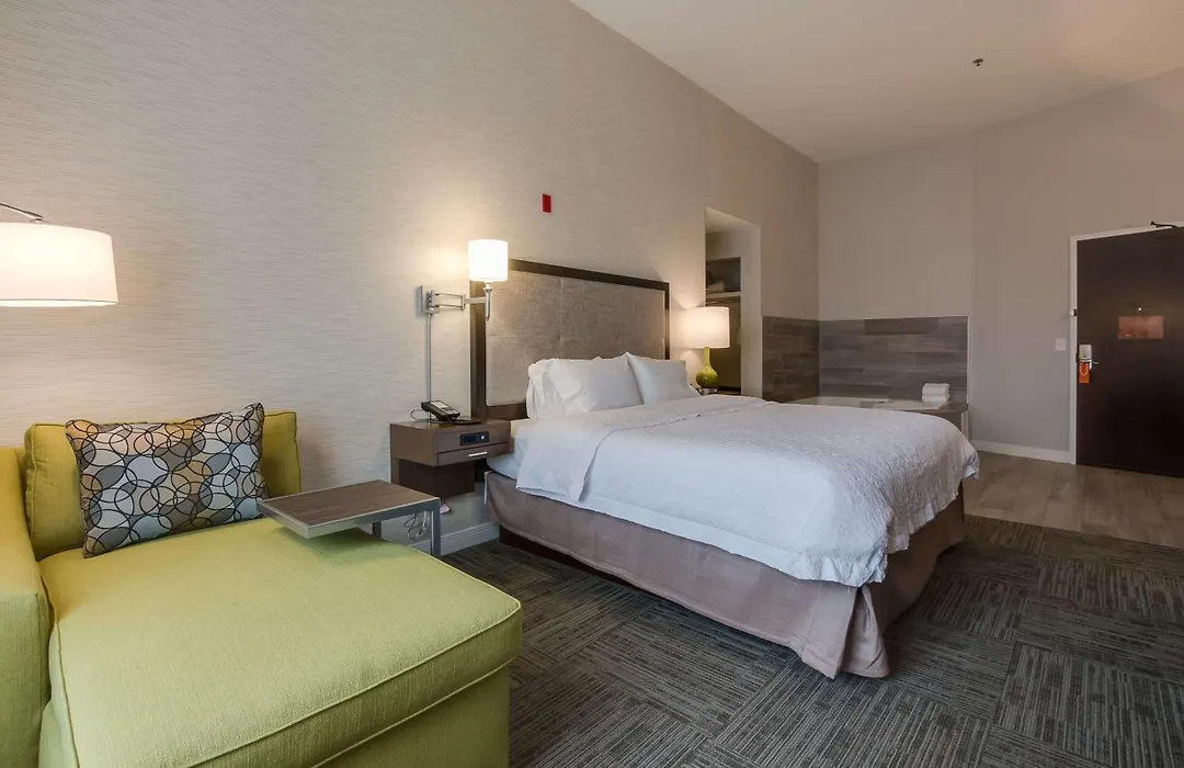 Hampton Inn White House-1