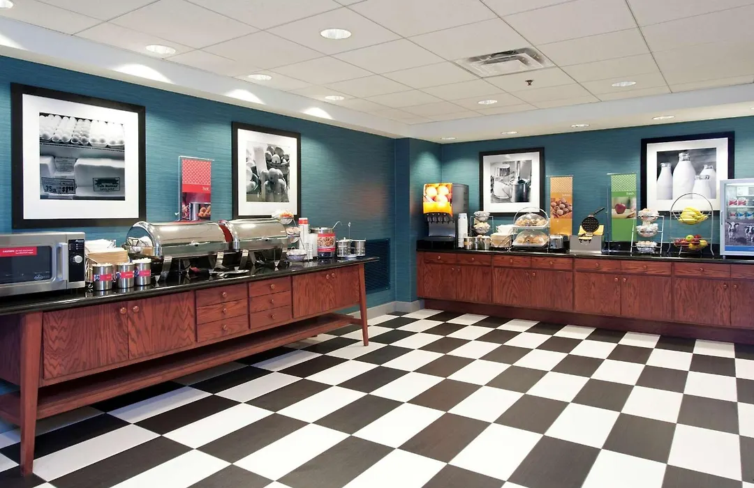 Hampton Inn & Suites Bloomington-Normal-1
