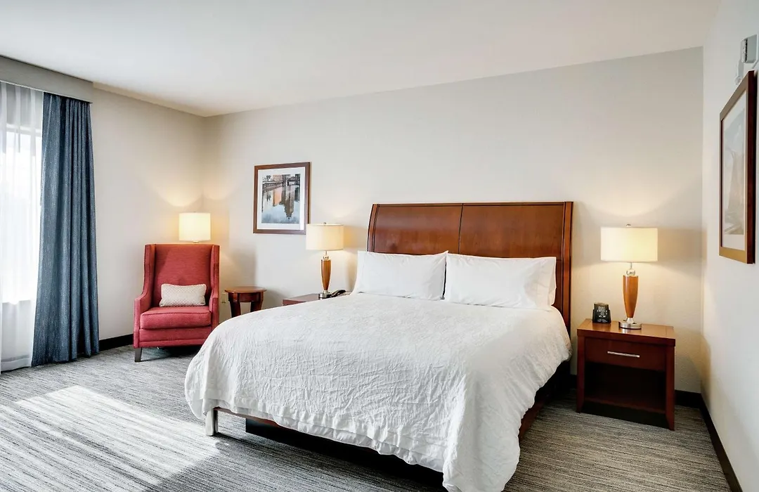 Hilton Garden Inn Milwaukee Airport-1
