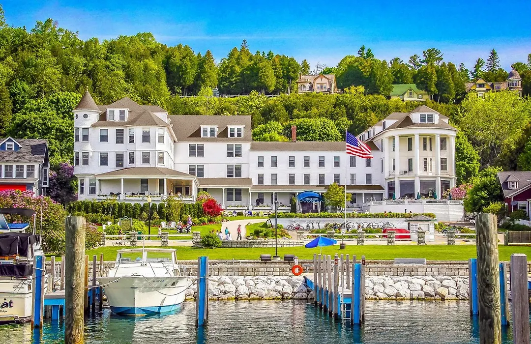 Island House Hotel-1