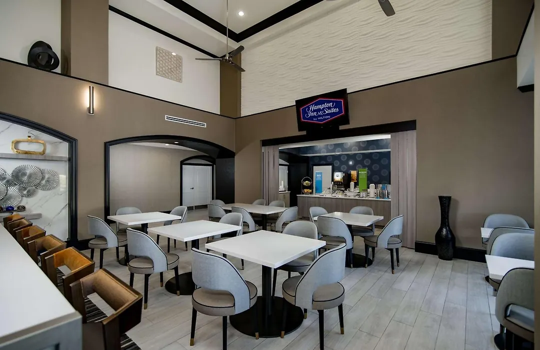 Hampton Inn & Suites Fort Worth-Fossil Creek-1