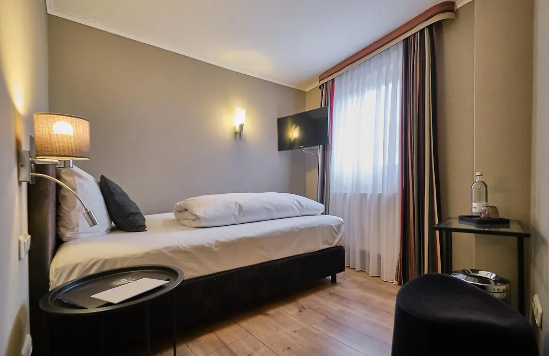 Hotel Roter Hahn-1
