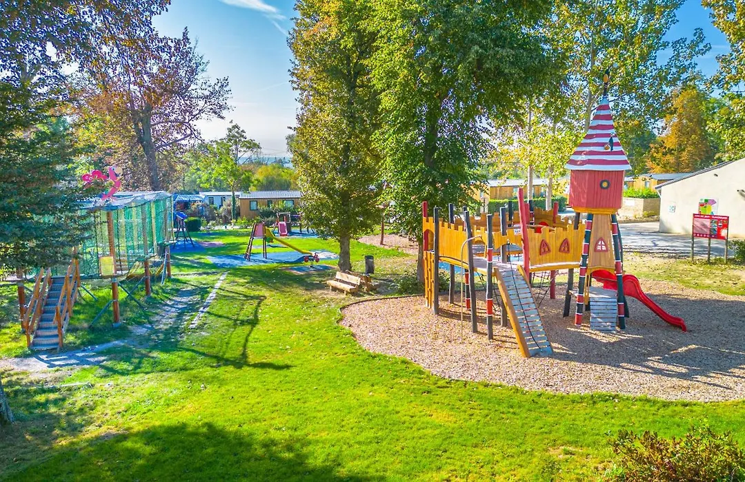 Camping Le Parc De Paris-1