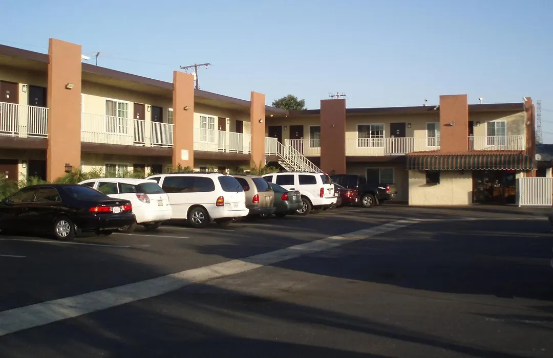 Abby'S Anaheimer Inn - Across Disneyland Park-1
