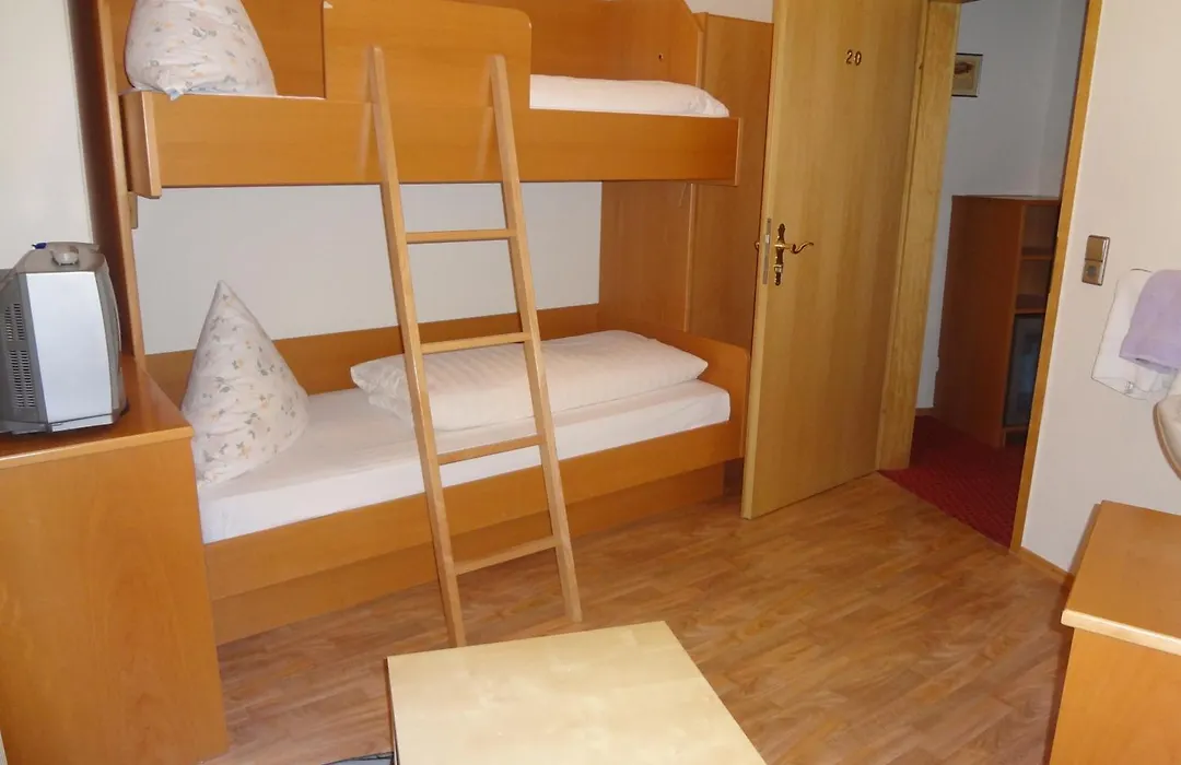 Hotel Rose Heidelberg inklusive Frühstück, Saunanutzung und Parkplätze nach Verfügbarkeit-1