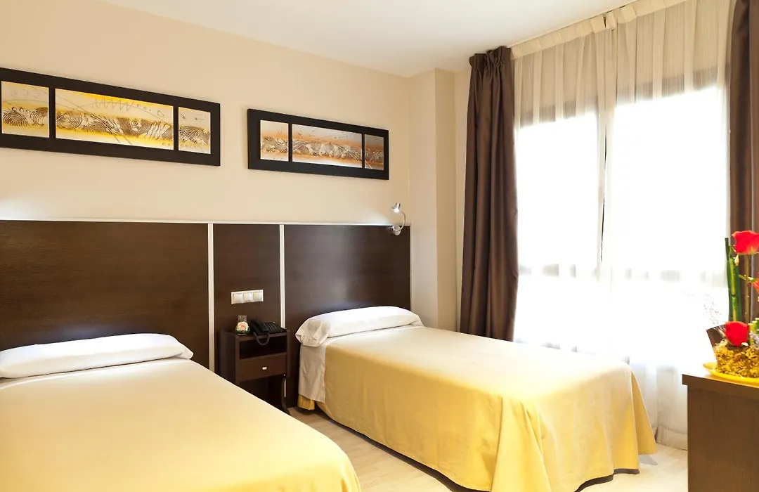 Hostal Avenida Barajas-1