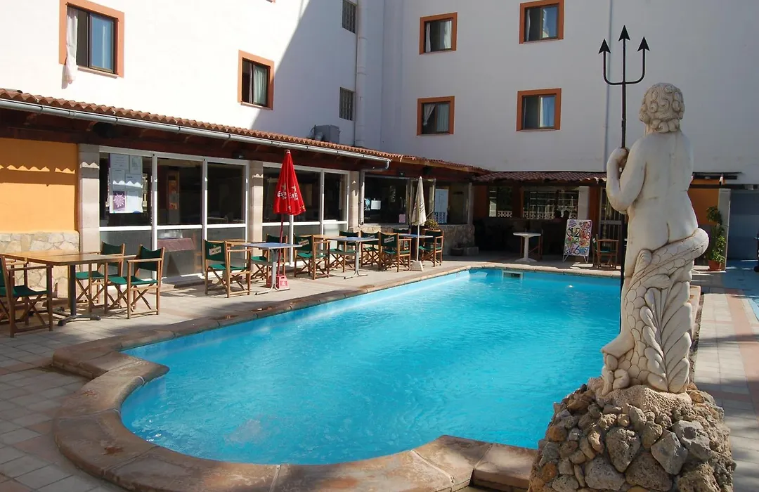 Hotel Raxa-1