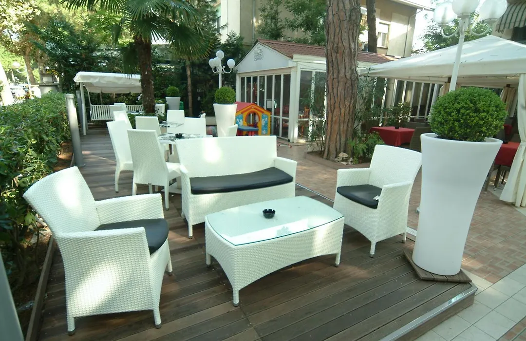 Hotel Flora-1