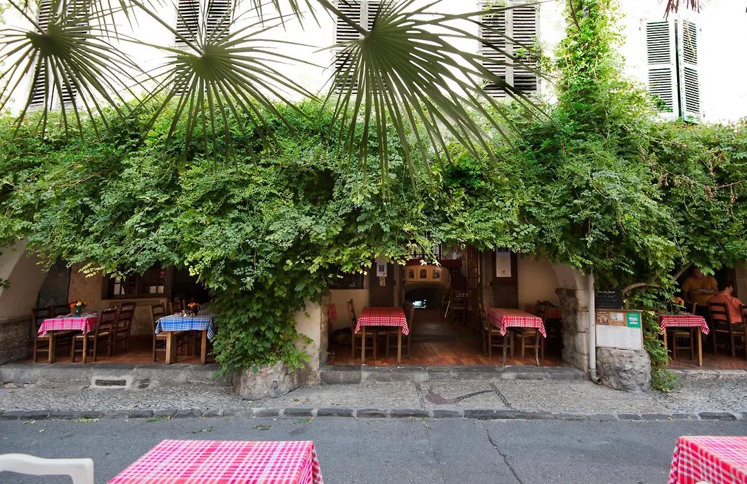 Hôtel Les Arcades-1