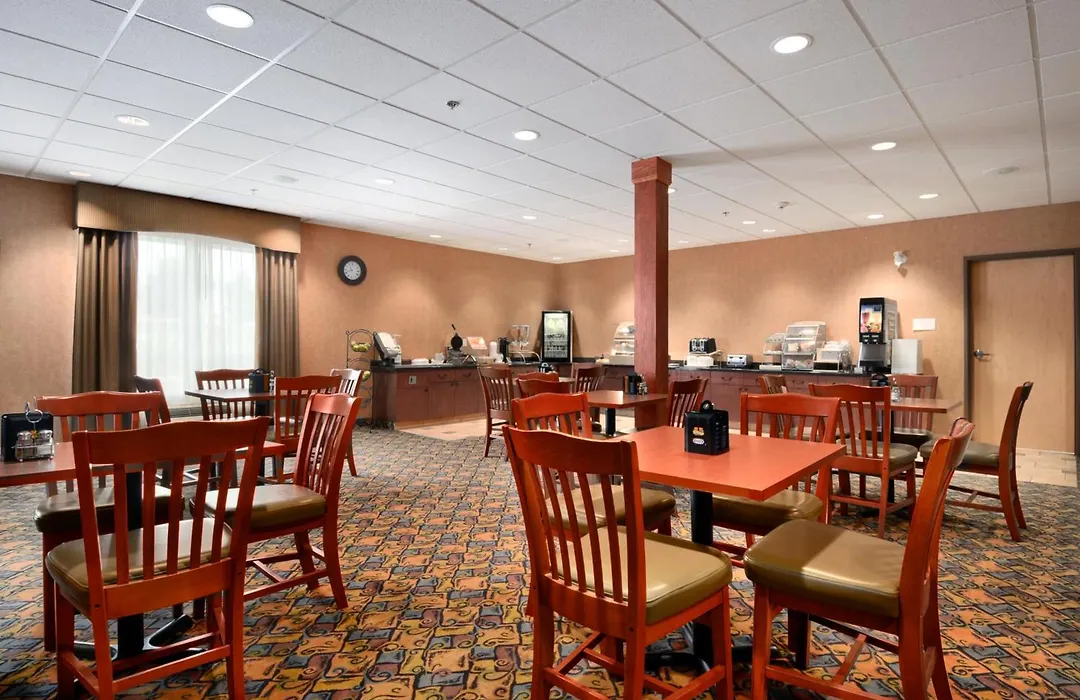 Days Inn & Suites By Wyndham Strathmore-1