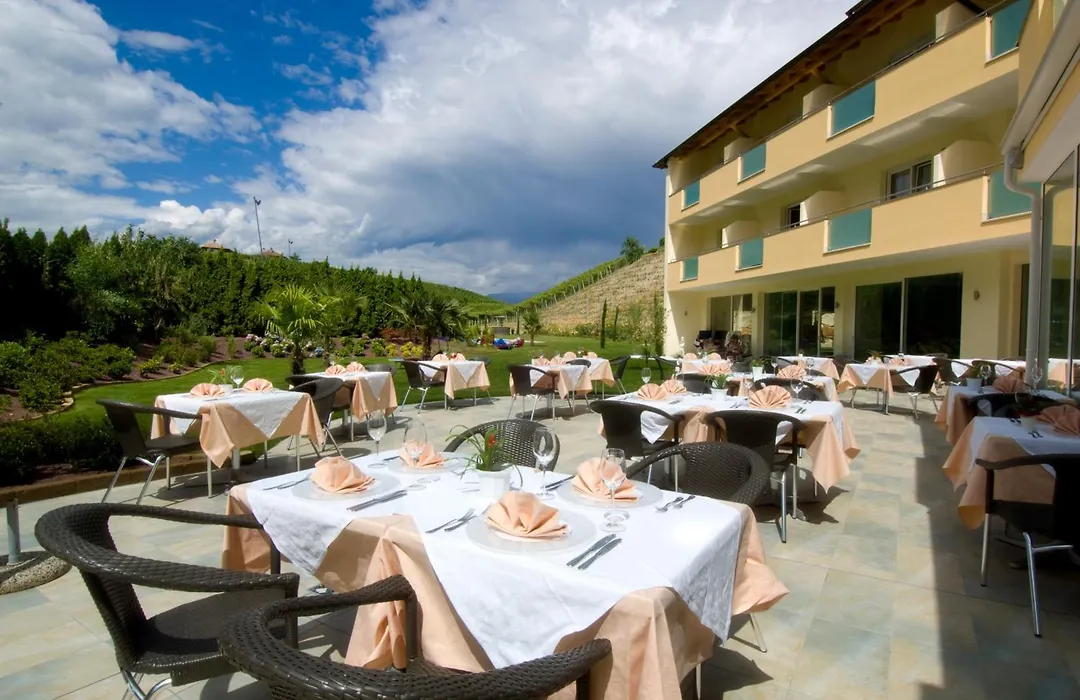 Hotel Weingarten-1