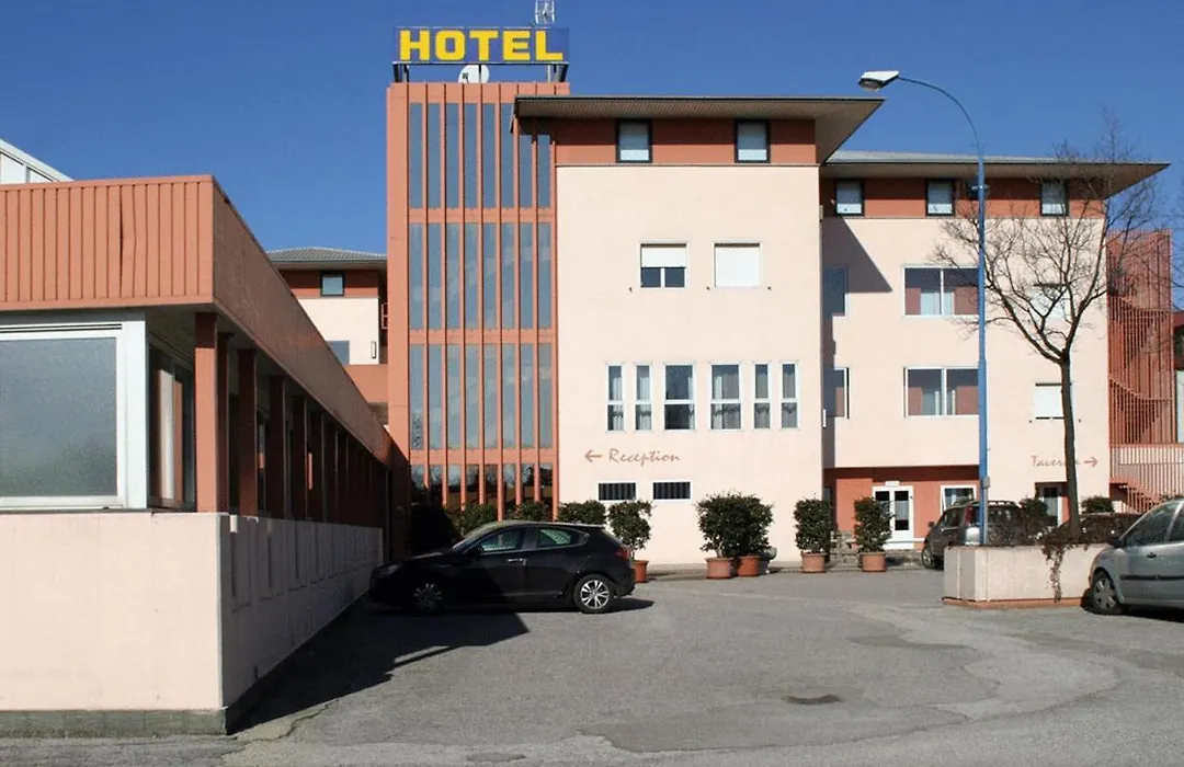 Hotel Willy-1