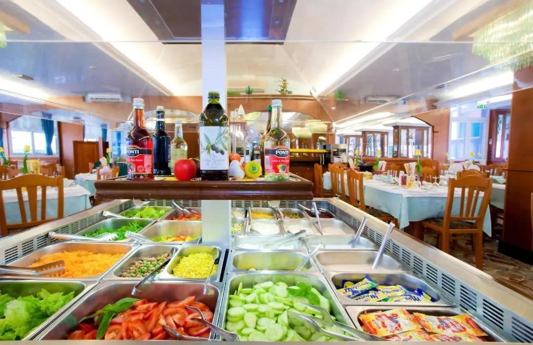 Hotel Helen-1