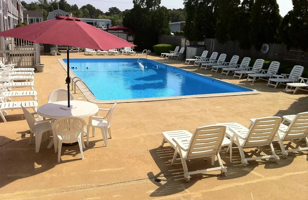 Holiday Hill Inn & Suites-1