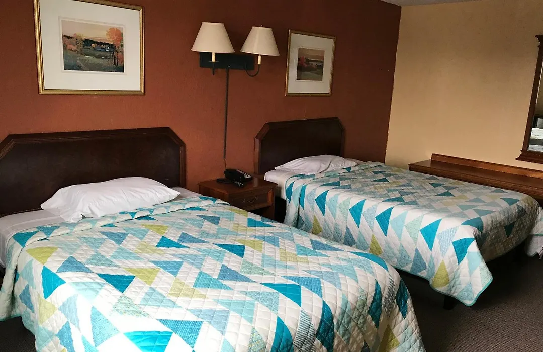 Economy Inn-1