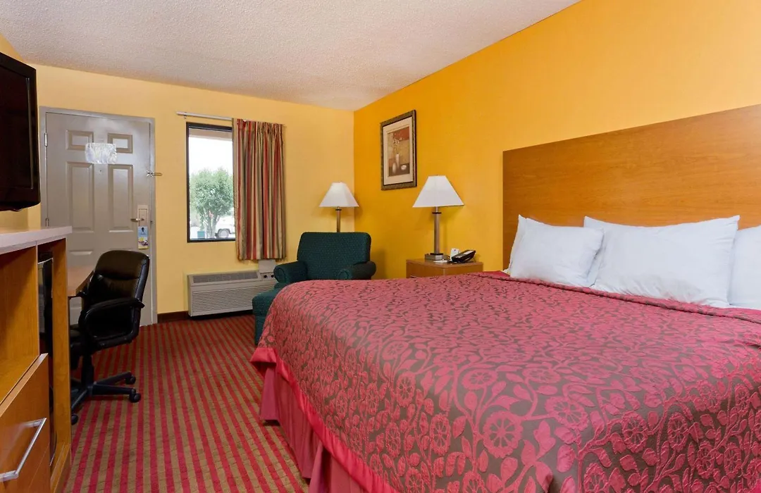 Days Inn By Wyndham Franklin-1