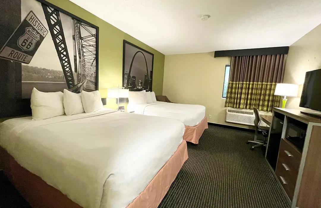 Super 8 By Wyndham St Charles-1