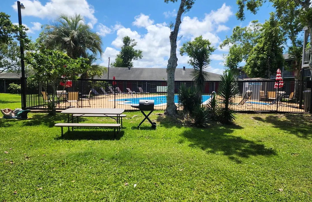 Red Carpet Inn - Houma-1