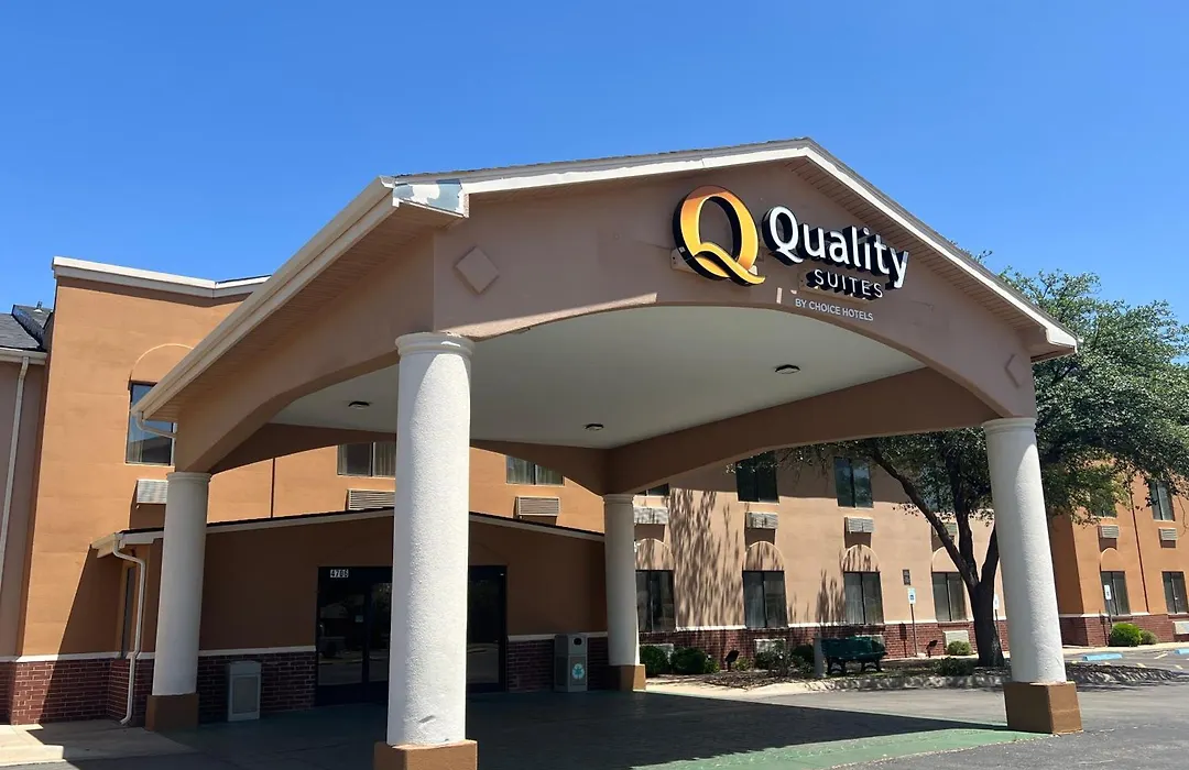 Quality Suites Midland North Loop 250-1
