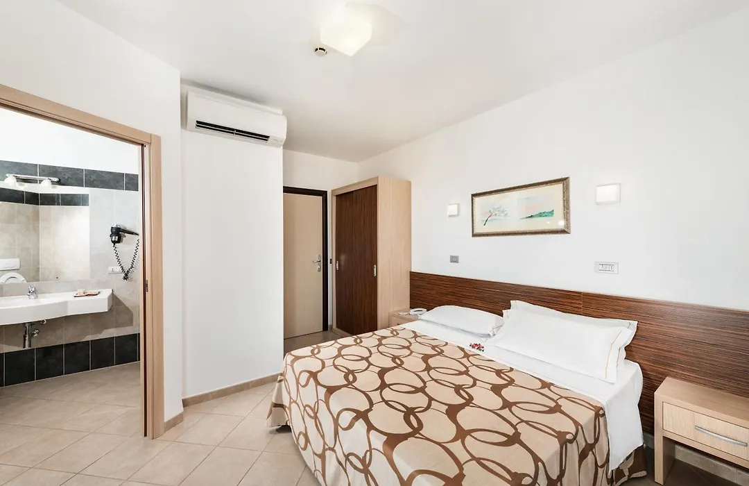 Hotel Fenix-1