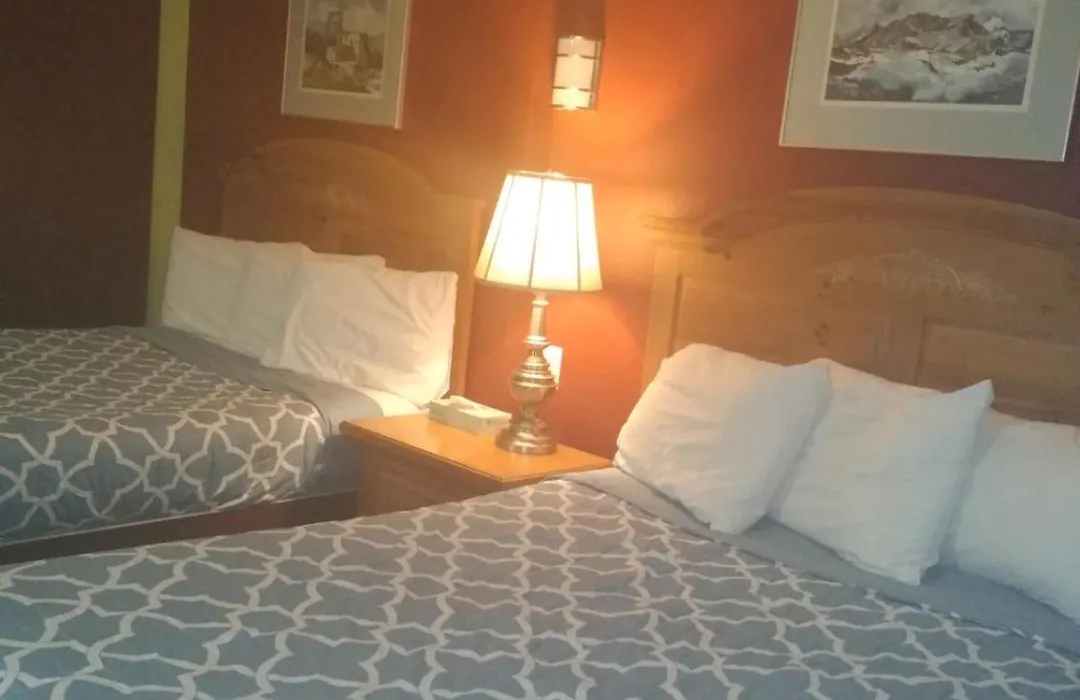 Econo Inn-1