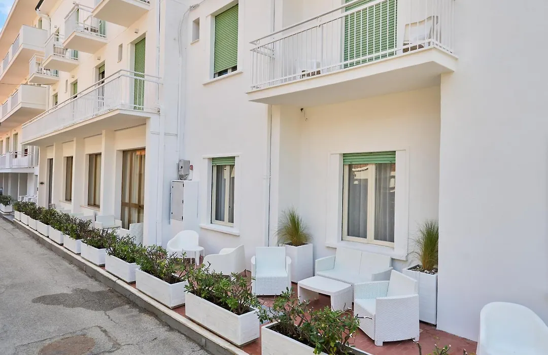 Hotel Jolanda-1
