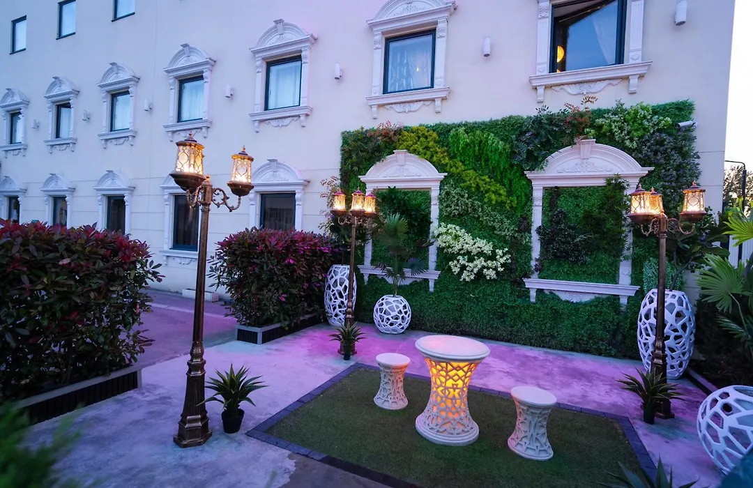 Grand Sapphire Hotel & Banqueting-1