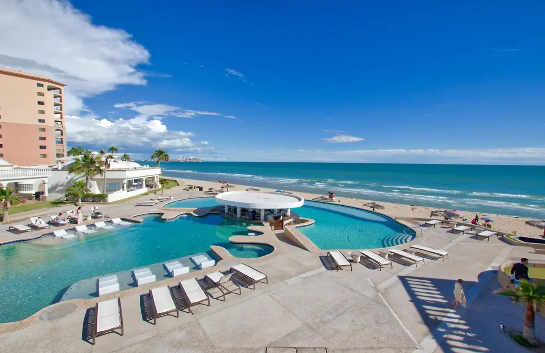 Las Palmas Resort-1