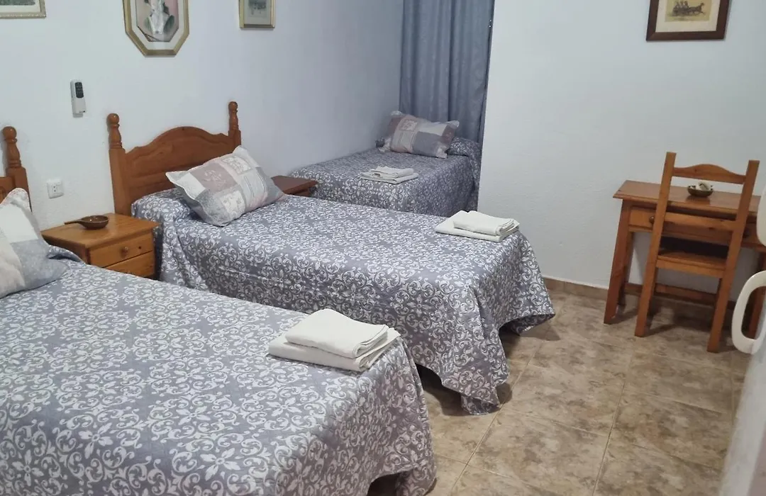 Habitaciones Los Caños-1