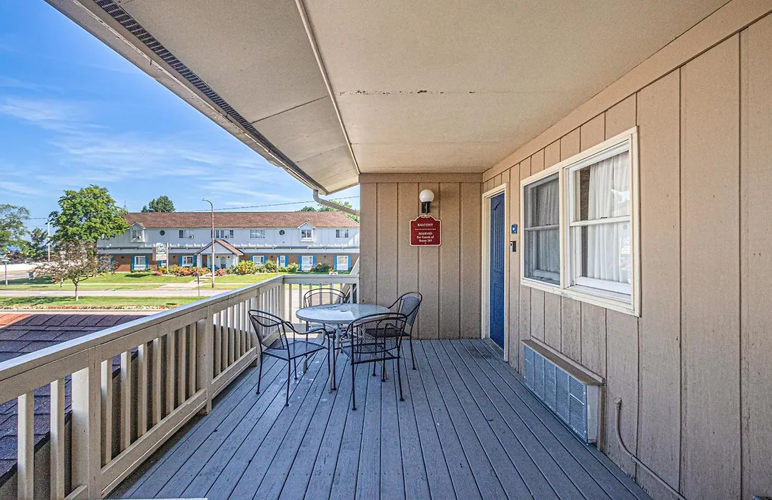 Ludington Pier House-1