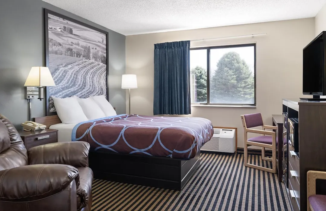 Super 8 By Wyndham Humboldt-1