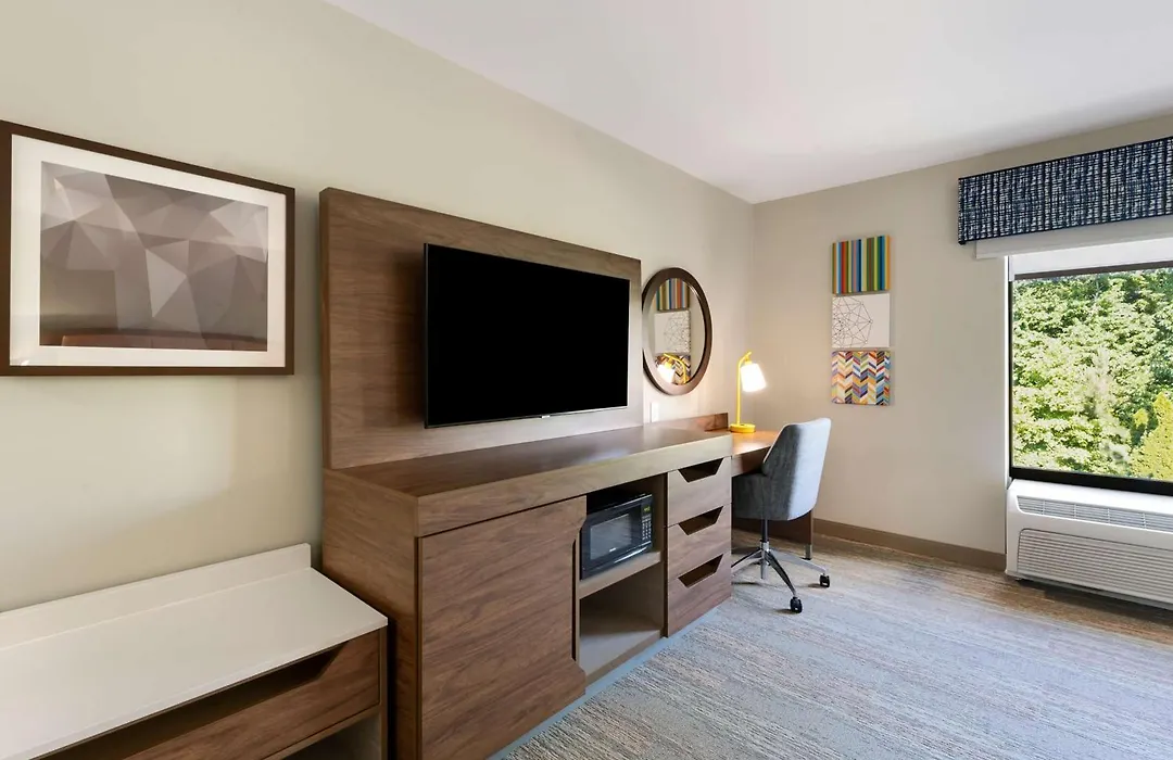 Hampton Inn Milford-1