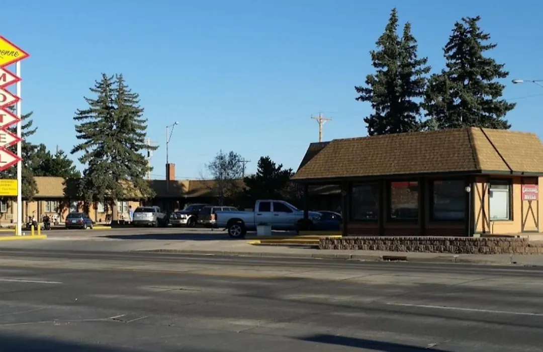 Cheyenne Motel-1