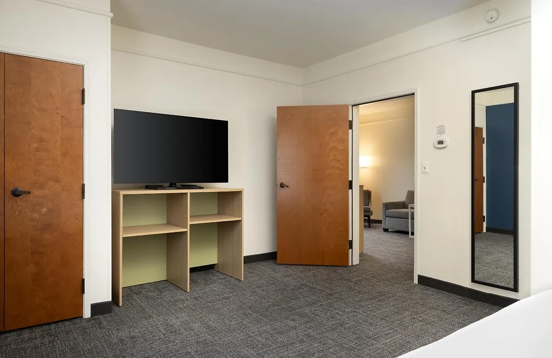 Spark By Hilton Savannah Airport-1