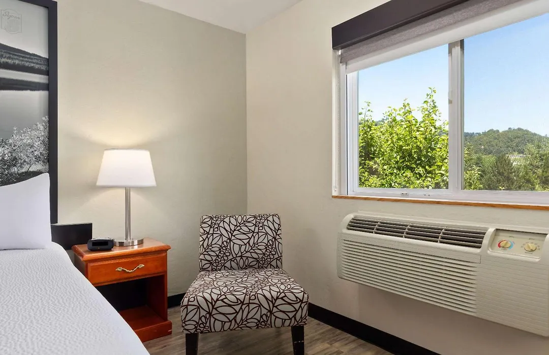 Super 8 By Wyndham Roseburg-1
