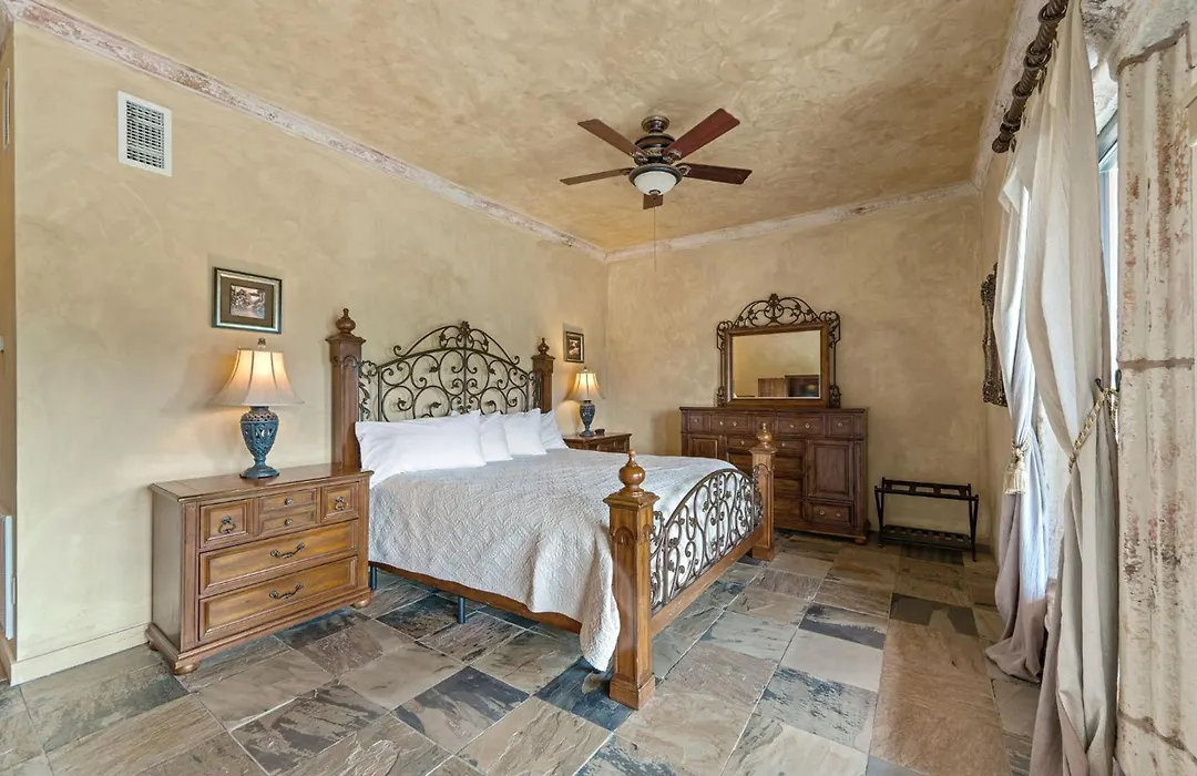 Blanco Riverside Cottages-1