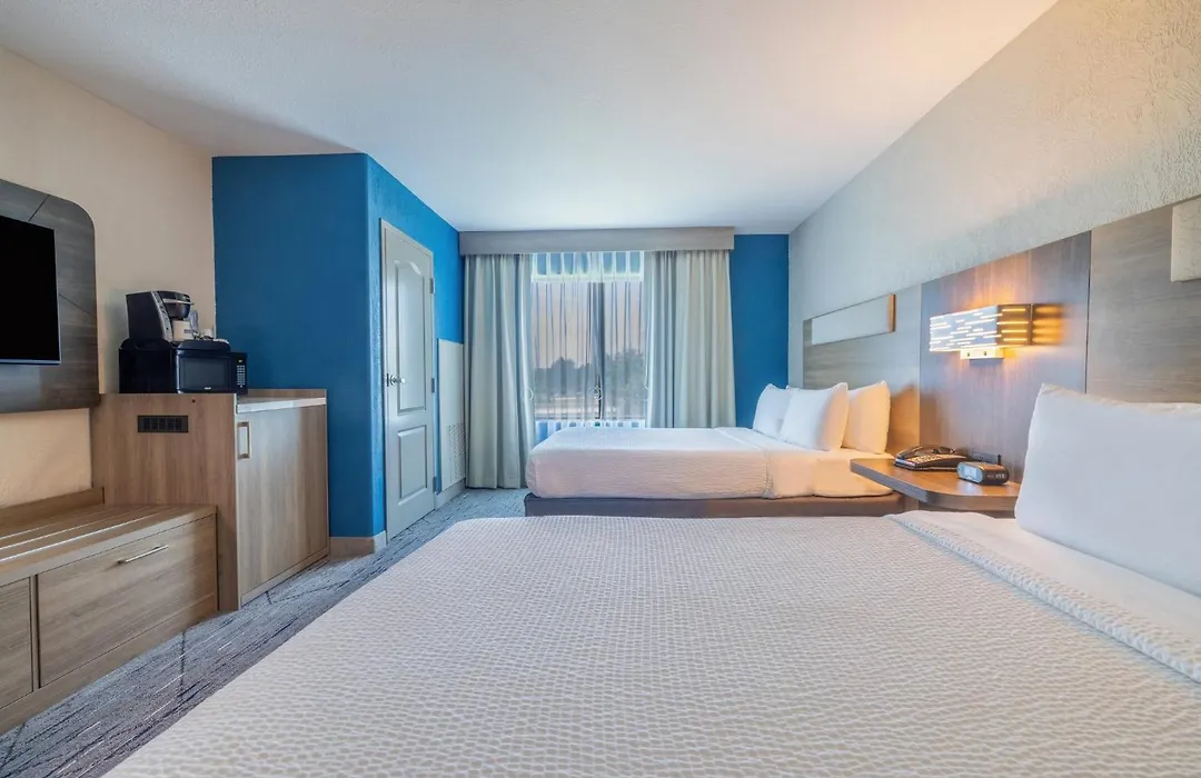 Holiday Inn Express & Suites Kansas City Airport By Ihg-1