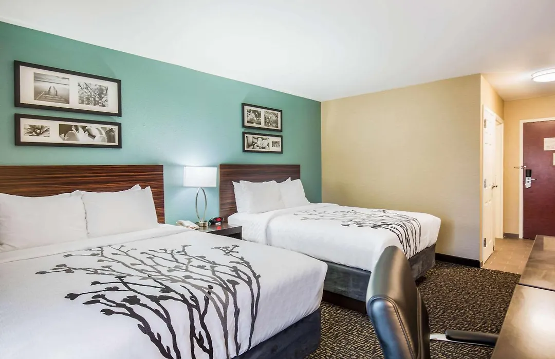 Sleep Inn & Suites Dunmore-1