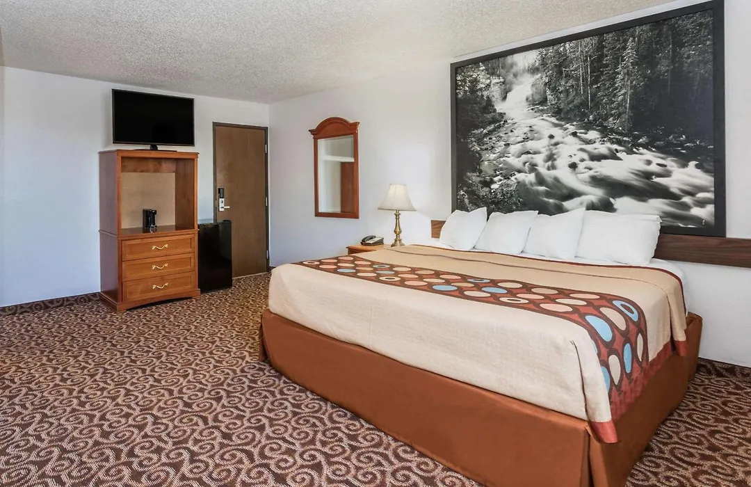 Super 8 By Wyndham Gillette-1