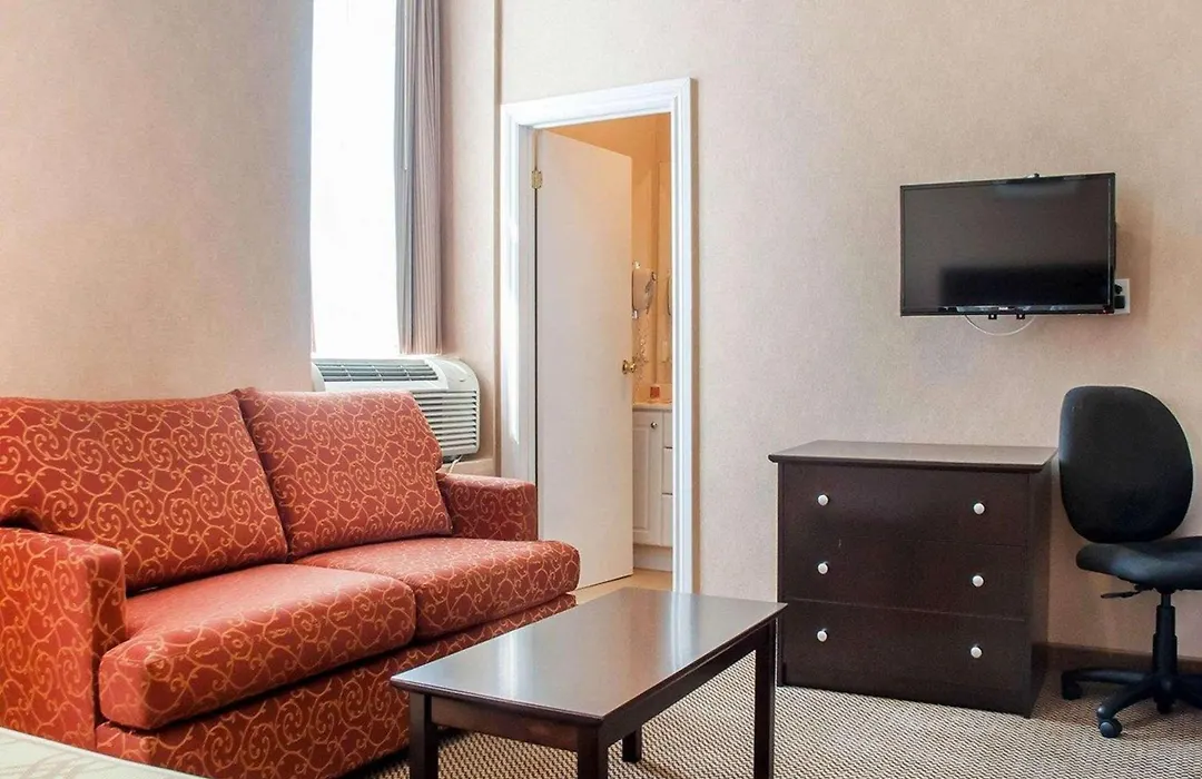 Woodstock Inn And Suites-1