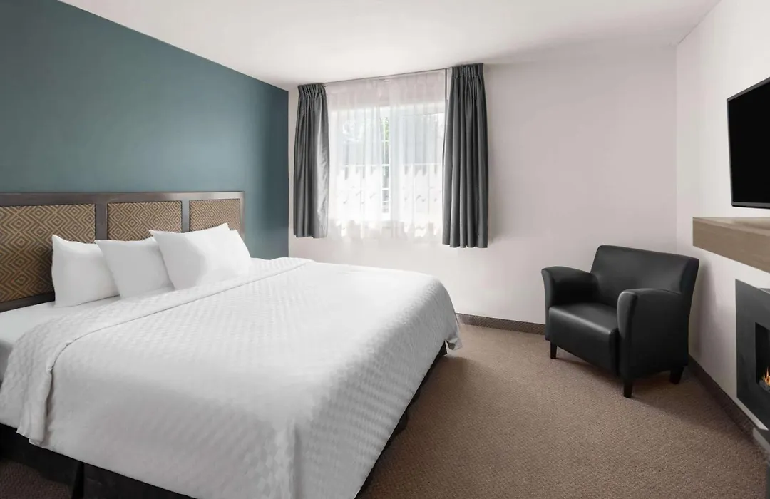 Travelodge By Wyndham Roberval-1