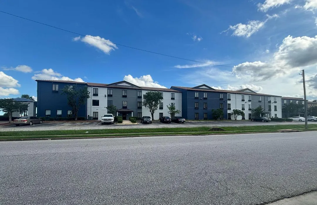 Quality Inn & Suites At Airport Blvd I-65-1
