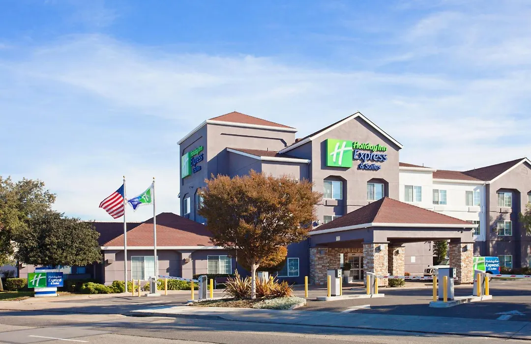Holiday Inn Express & Suites Oakland - Airport By Ihg-1