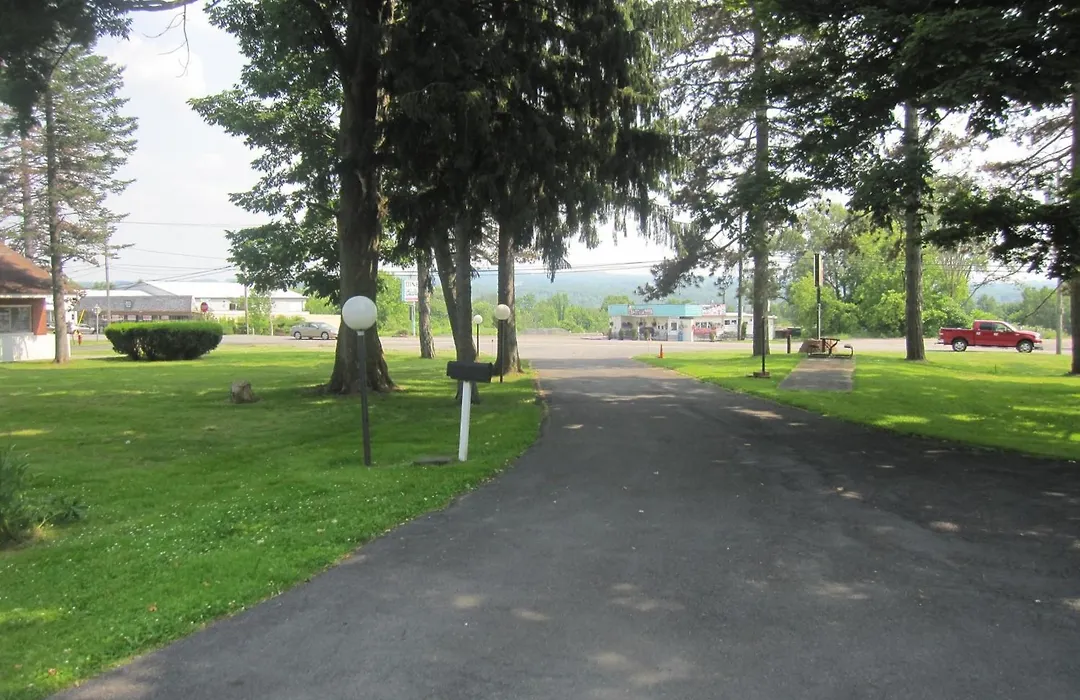 Pinecrest Motel-1