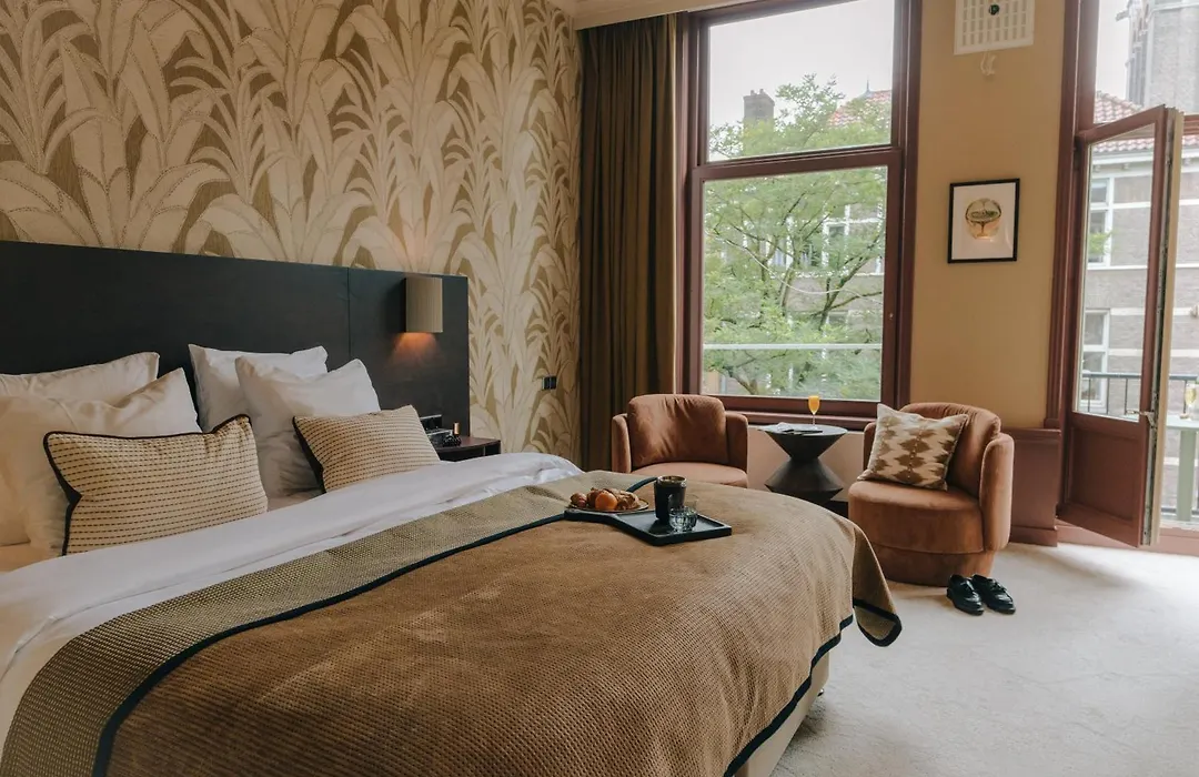 Hotel Omega-1