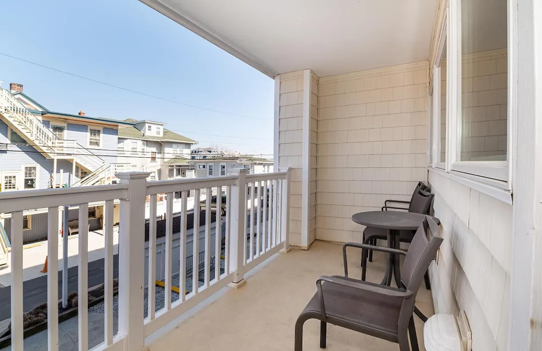 Biscayne Suites-1