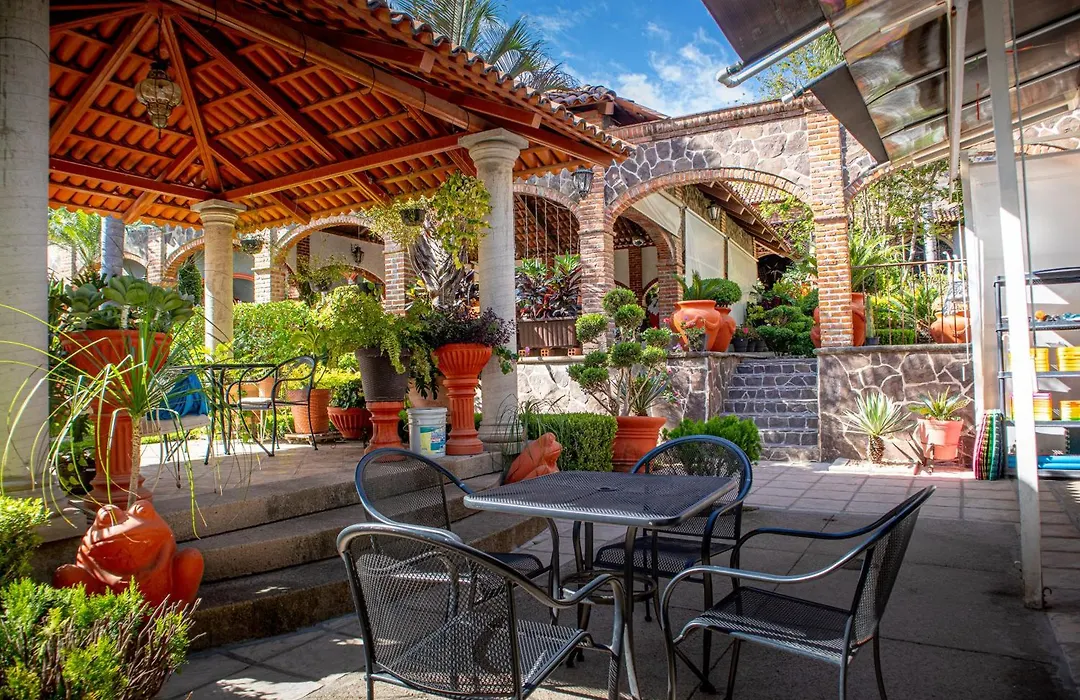 Hotel El Dorado - cerca de Chapala y del Aeropuerto-1