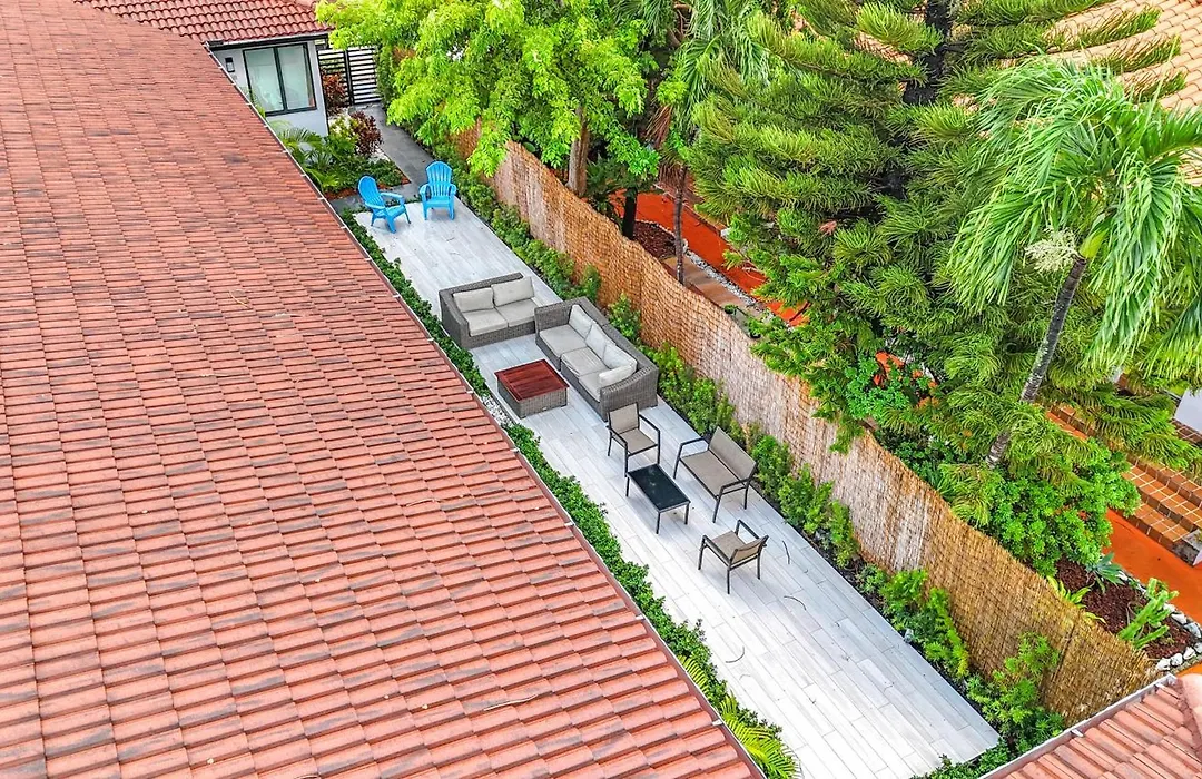 Los Patios Home Suites-1