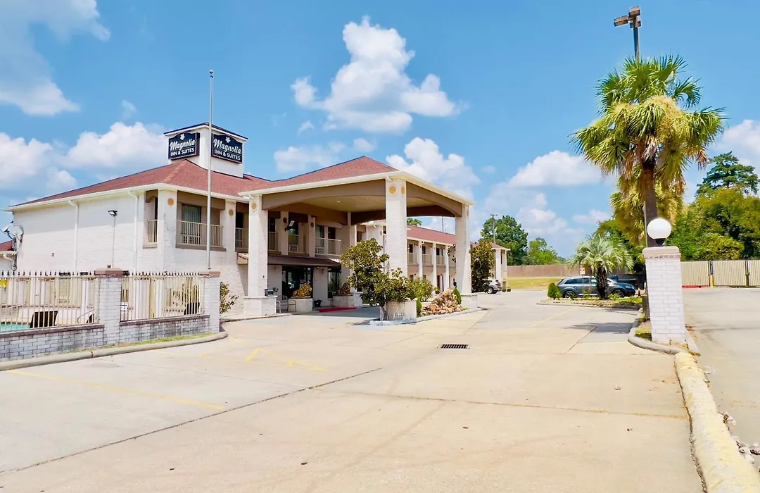 Magnolia Inn And Suites-1