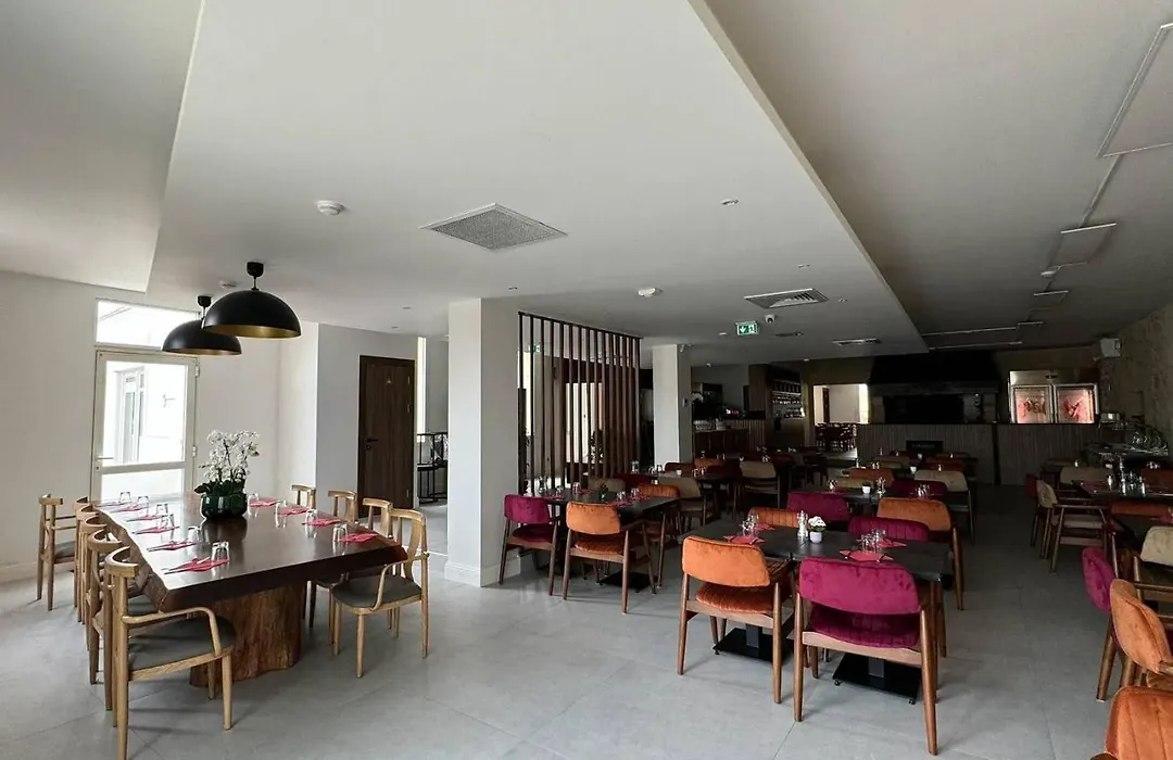 Hôtel Restaurant La Paillote-1